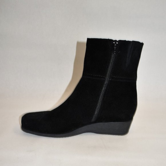 New! LA CANADIENNE Black Suede Sanford Wedge Ankle Boots 8 DD323 - Picture 3 of 7